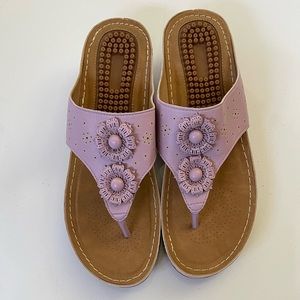 New without tags lavender sandals.